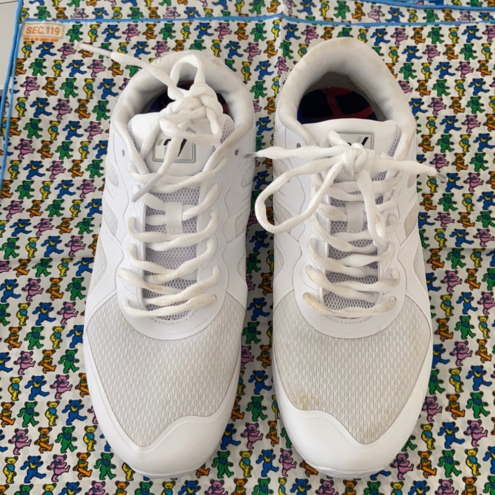 VARSITY “RISE” CHEER SHOES Size 8.5 Excellent Condition